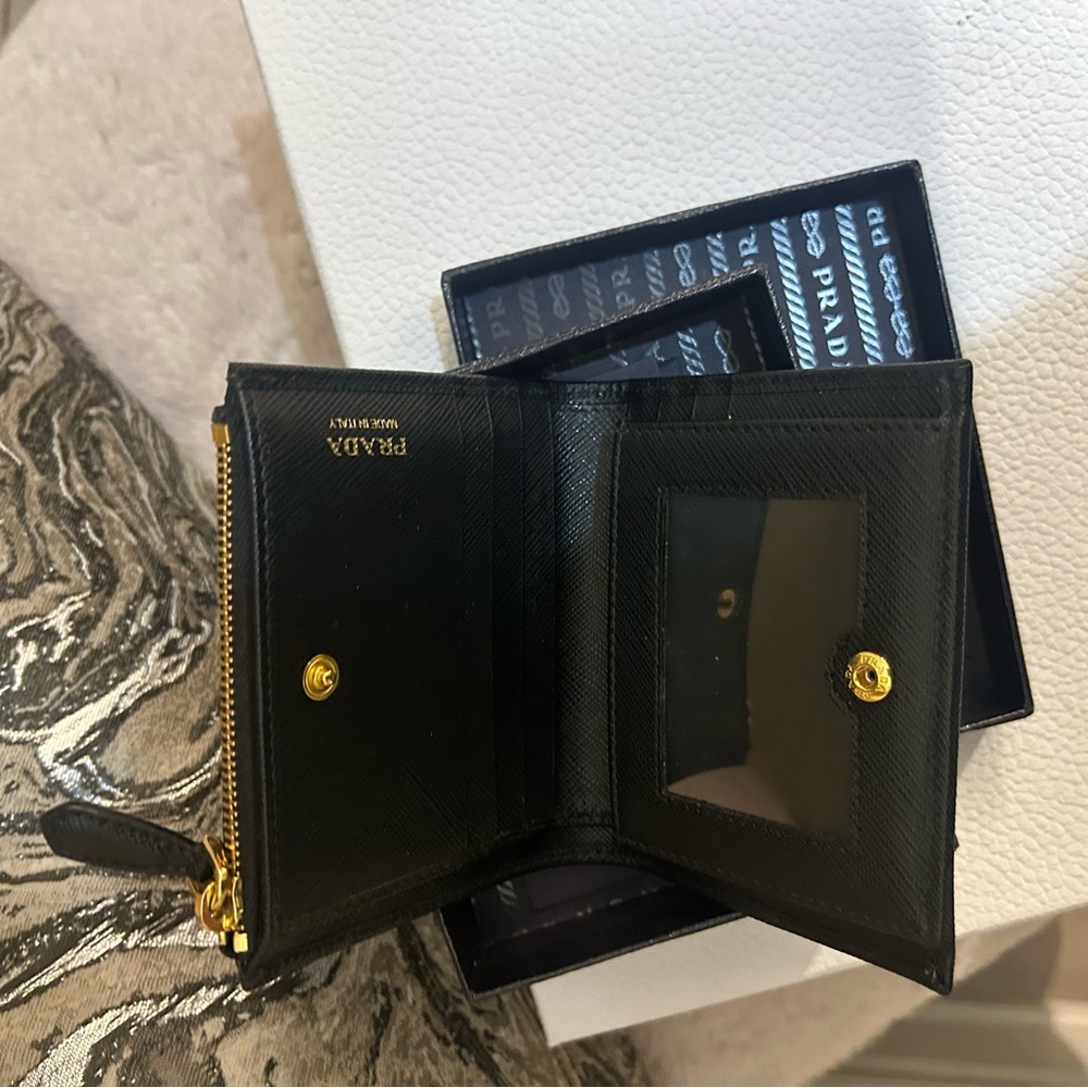 Prada Black Saffiano Leather Zip Card Holder with Gold Logo - Picture 2 of 2